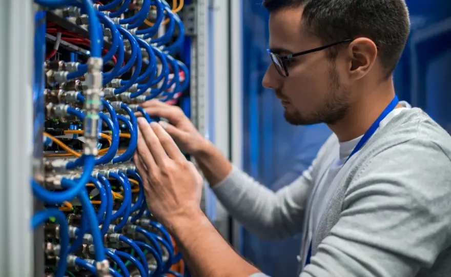 Teleinformatyka - studia, program i praca. Jak wybrać mądrze?