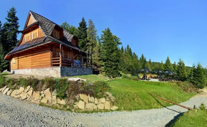 Bacówka u Dudka: Czy to idealny domek w Gorcach z widokiem na Tatry?