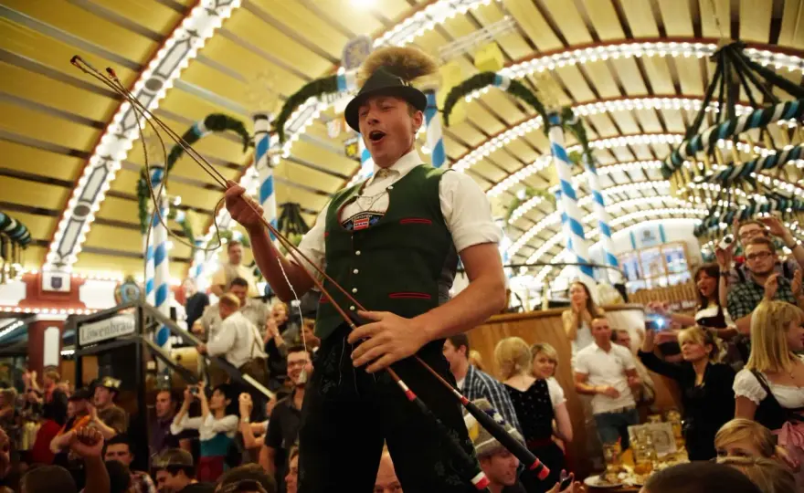 Wiesn Bierzelte - Welches passt zu dir? Finde dein perfektes Zelt!