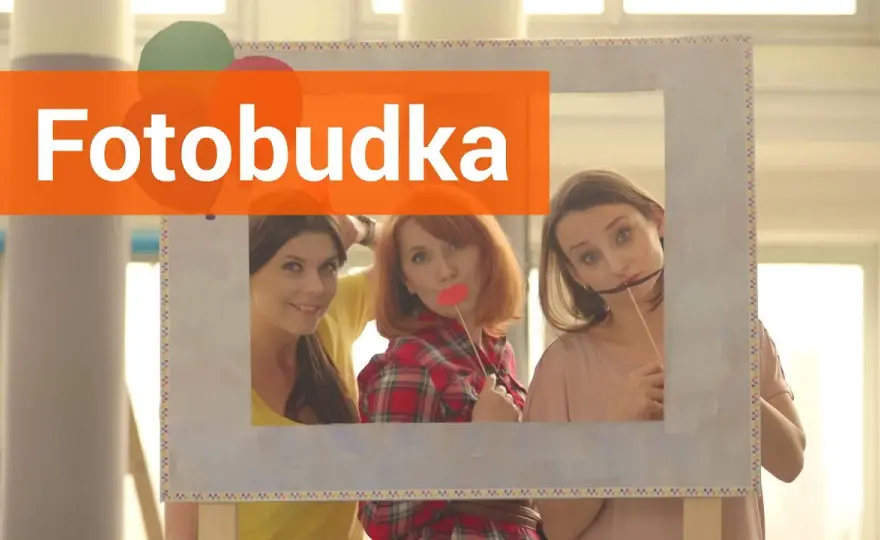 Jak zrobić fotobudkę z kartonu – łatwe kroki i kreatywne pomysły
