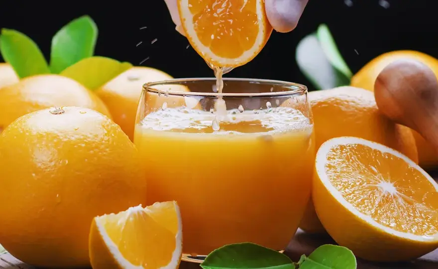 ¿El zumo de naranja engorda? La verdad sobre calorías y peso