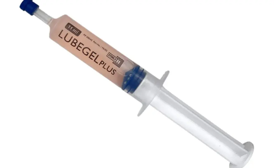 Lidokaina w stomatologii - kiedy żel, a kiedy zastrzyk?