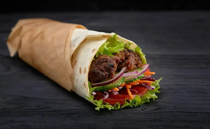 Ile kalorii ma kebab? Poznaj fakty i wybieraj mądrze