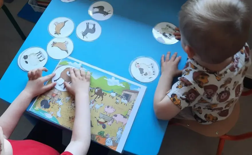 Przedszkole integracyjne – co to znaczy i jak wspiera dzieci z niepełnosprawnościami