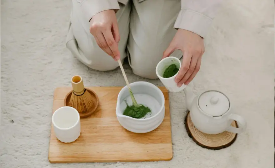 Matcha Wirkung - Wach & fokussiert? Alles zu Koffein & Dauer