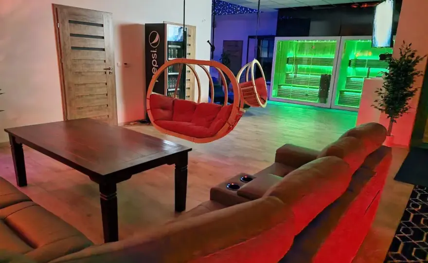 Prywatne SPA Gliwice: Jacuzzi, Sauna na Wyłączność - Idealne na Randkę