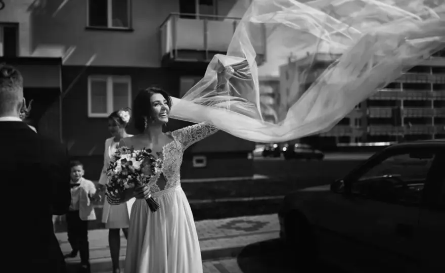 Jaki obiektyw na imprezy: wybierz najlepszy dla niezapomnianych zdjęć