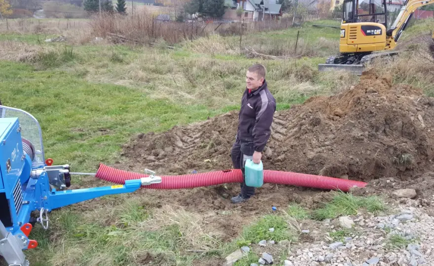 Przecisk pod drogą: Co to jest i jak się go wykonuje?