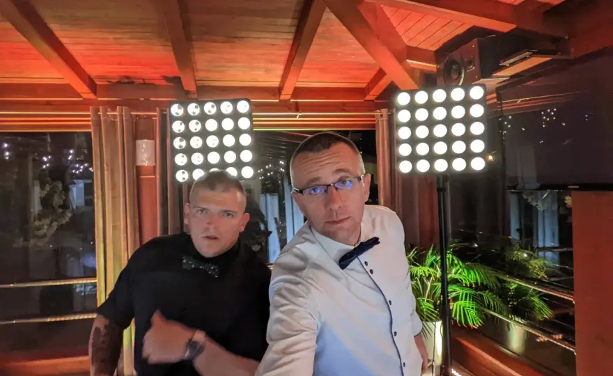 Ile kosztuje DJ na studniówkę - ceny i porady, które musisz poznać