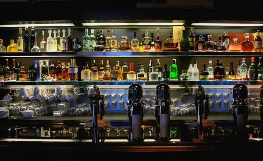 4 piwa ile to wódki? Zaskakujące fakty o alkoholu, które musisz znać