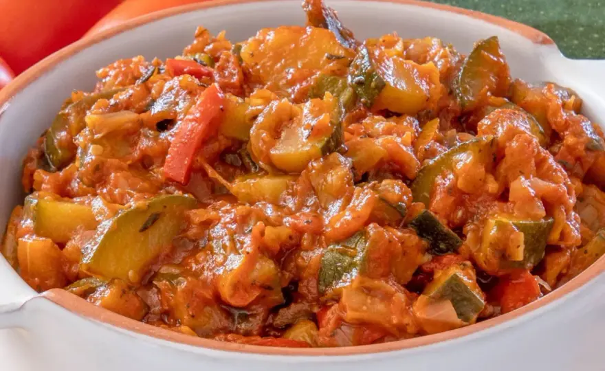 Bigos z cukinii - Przepis, który zawsze wychodzi idealnie