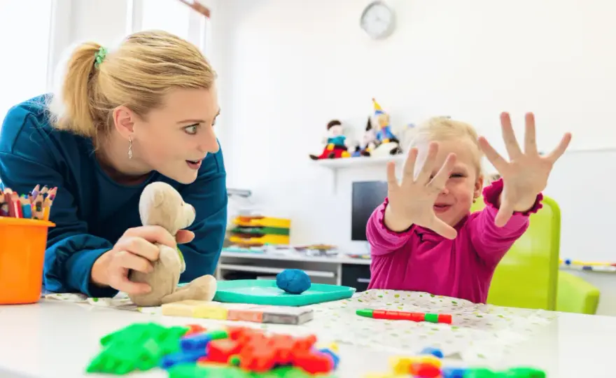 Problemy sensoryczne u dzieci: Rozpoznaj i pomóż swojemu maluchowi