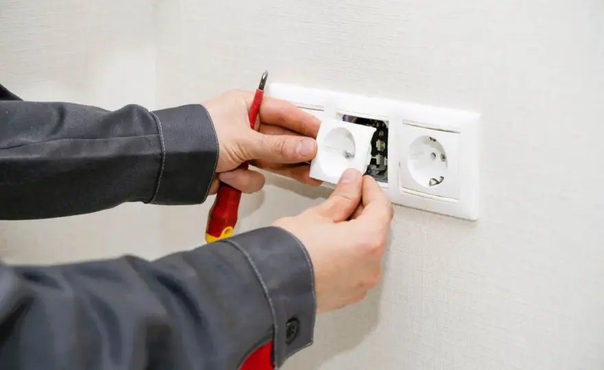 Condamner une prise murale - La méthode propre et sûre