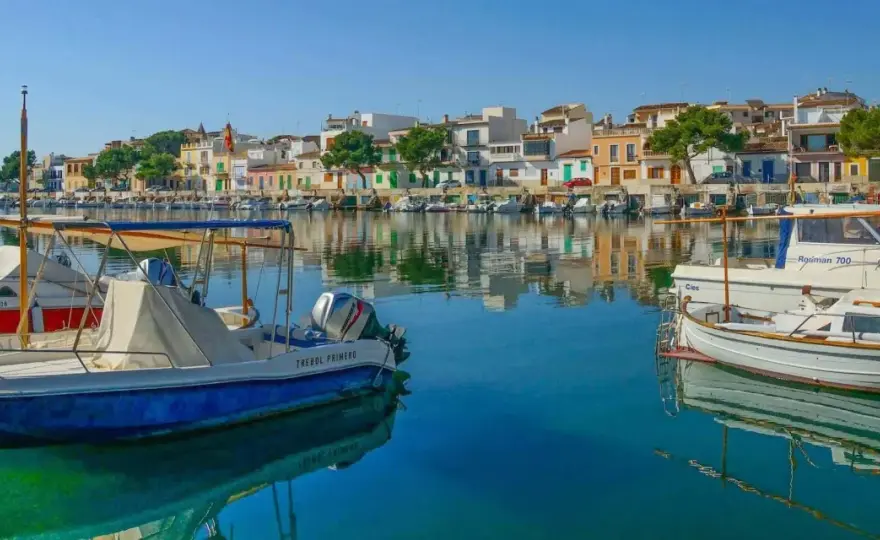 Portocolom auf Mallorca - ruhiger Hafen mit schönen Buchten