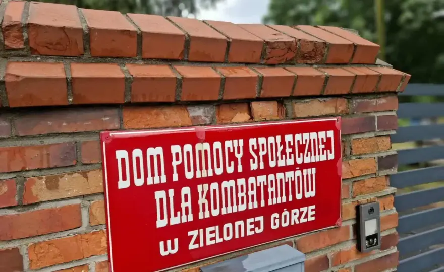 DPS dla kombatanta: Jak uzyskać miejsce i zwolnienie z opłat?