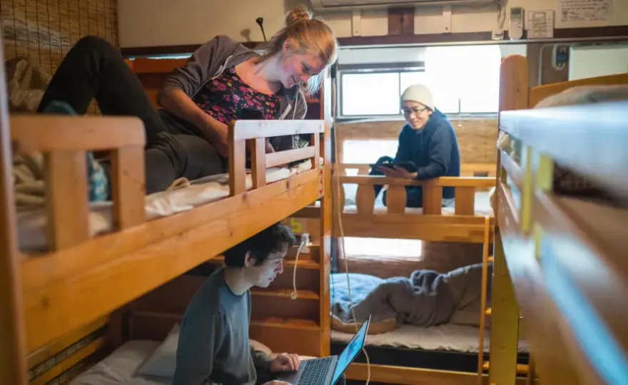 Jak wygląda nocleg w hostelu? Odkryj prawdę o hostelach i ich zaletach