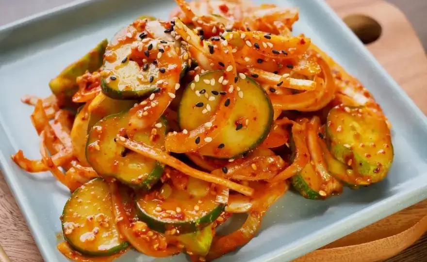 Ogórki po koreańsku - Jak zrobić chrupiące i pikantne?