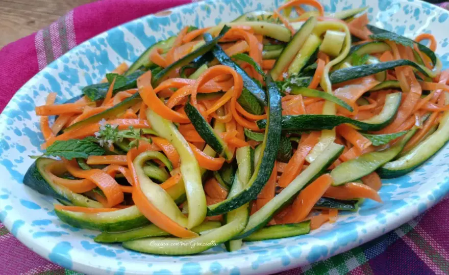 Insalata di Zucchine Perfetta - Il Segreto per un Contorno Croccante