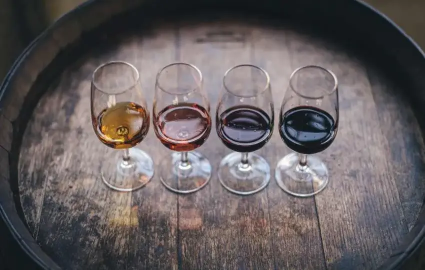 Czy wino jest zdrowe? Odkryj korzyści i ryzyka związane z piciem