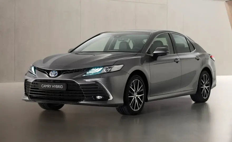 Ile pali Camry Hybrid? Pełna analiza spalania i realne oszczędności.
