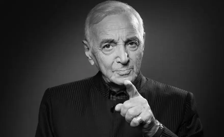 Charles Aznavour: Niezapomniana historia życia i muzyki legendy