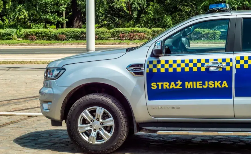 Kiedy straż miejska może ukarać za parkowanie na osiedlu?