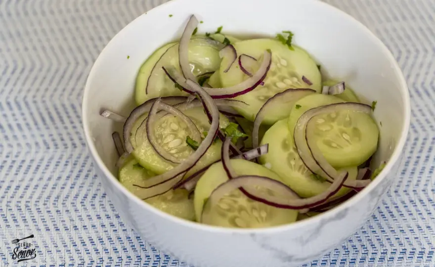 Ensalada de pepino perfecta - Crujiente, fresca y sin agua