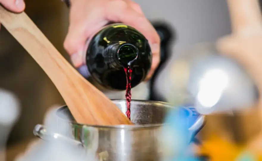 Rotwein einkochen - Wie lange dauert es wirklich?