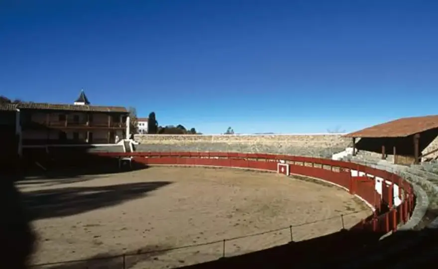 Plaza de toros más antigua de España - ¿Béjar, Ronda o Sevilla?