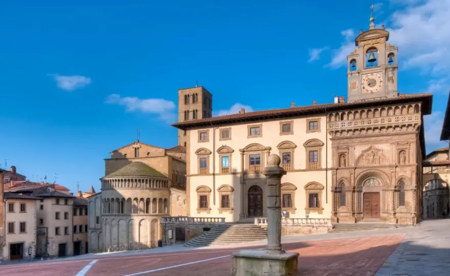 Arezzo atrakcje: odkryj najpiękniejsze miejsca w średniowiecznym mieście