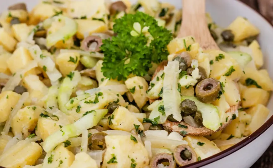 Kartoffelsalat ohne Mayo - Das beste Rezept für Grill & Lunchbox