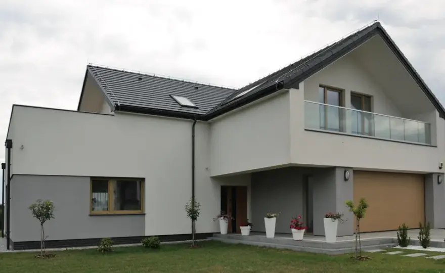 Z czego elewacja zewnętrzna? Kluczowe materiały i ich właściwości