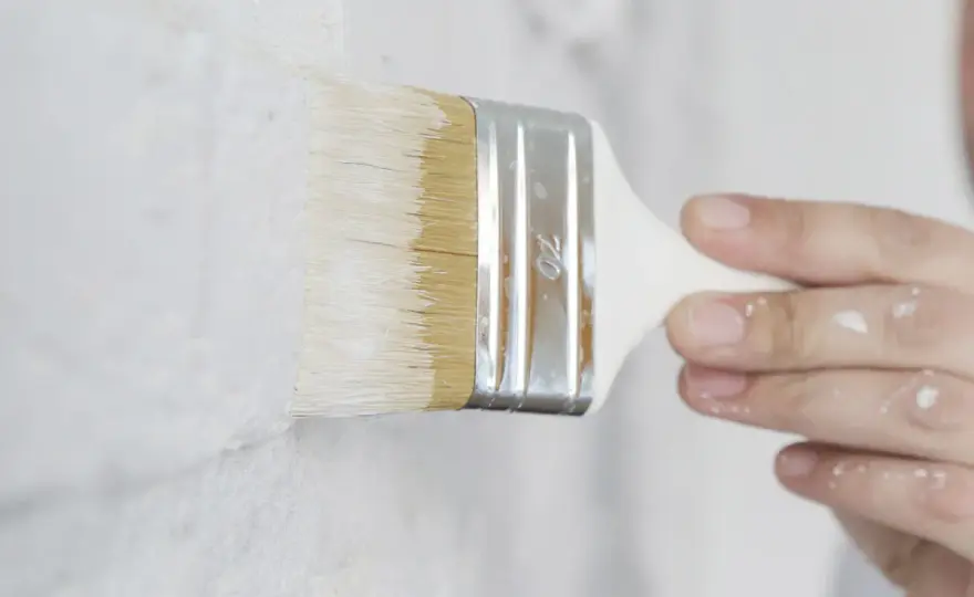 Si può mescolare il fissativo nella pittura?