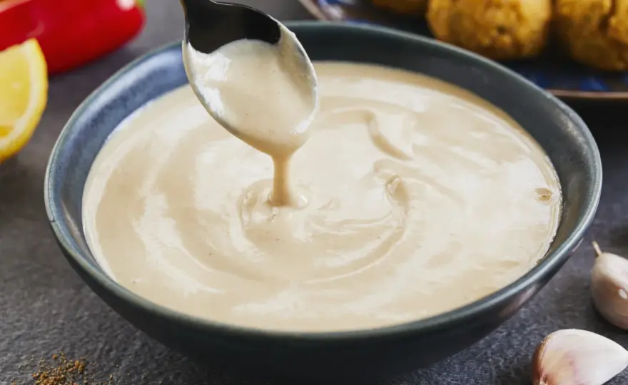Tahini-Sauce selbst machen - cremig, frisch und gelingsicher