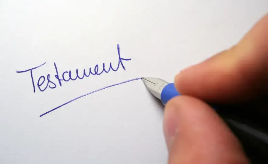 Jak napisać testament odręcznie? Kluczowe zasady, które musisz znać