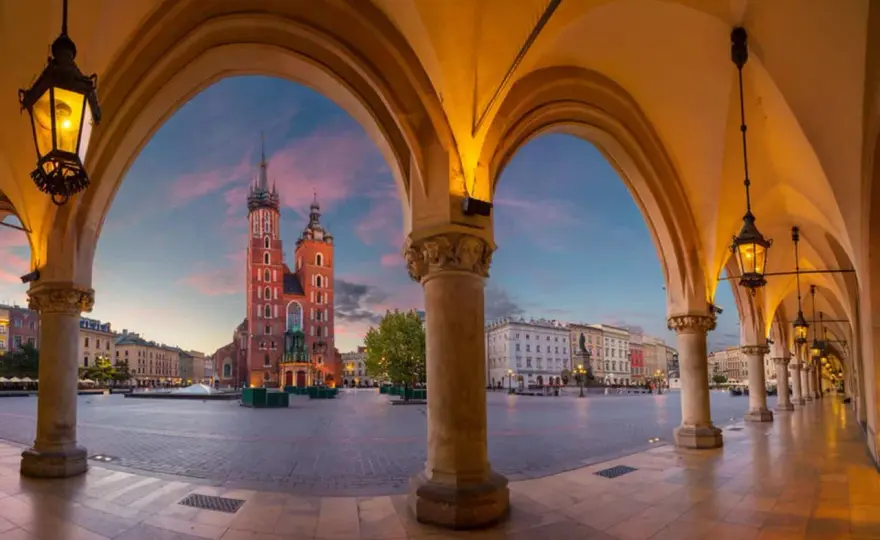 Kraków: Co zwiedzić? Odkryj klasyki i miejsca poza szlakiem!
