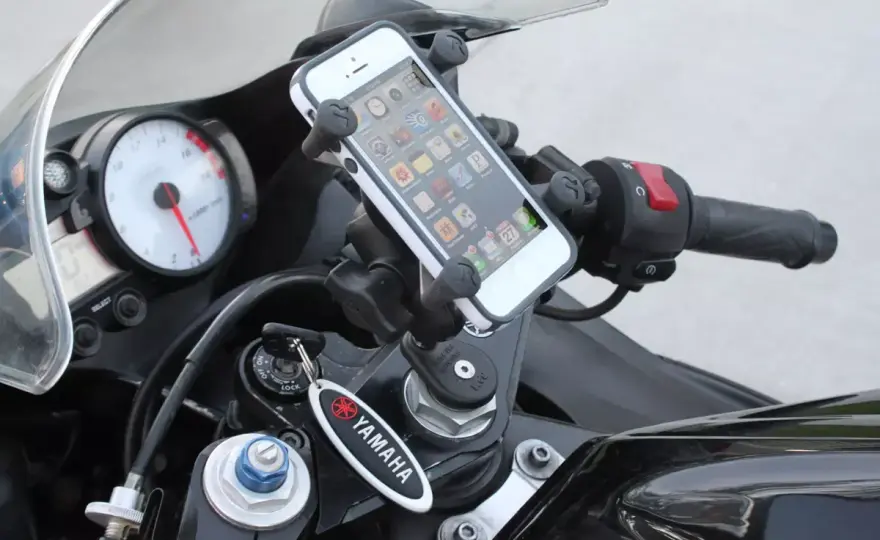 Uchwyt RAM Mount na motocykl - który wariant wybrać?
