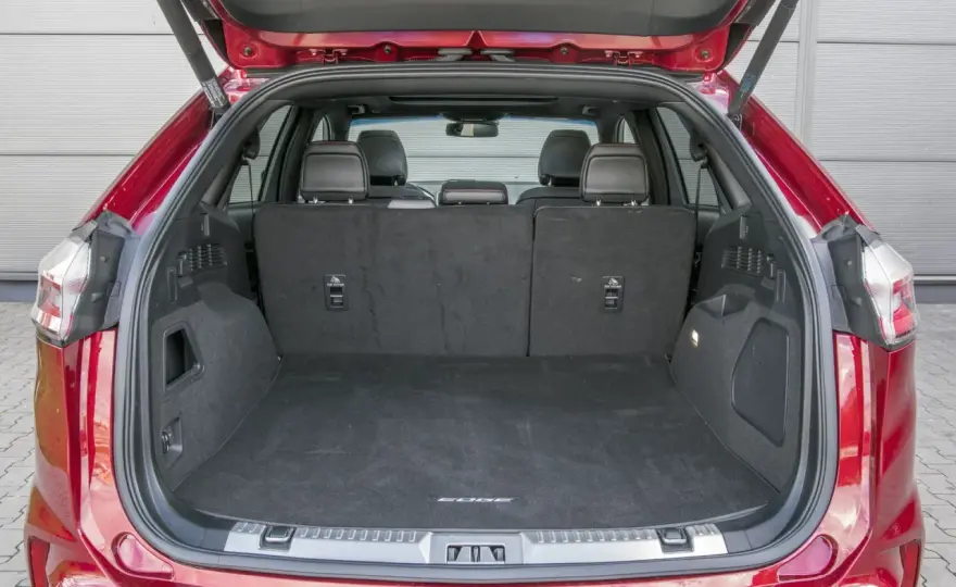 Ford Edge - wymiary, bagażnik i to, co ważne na co dzień