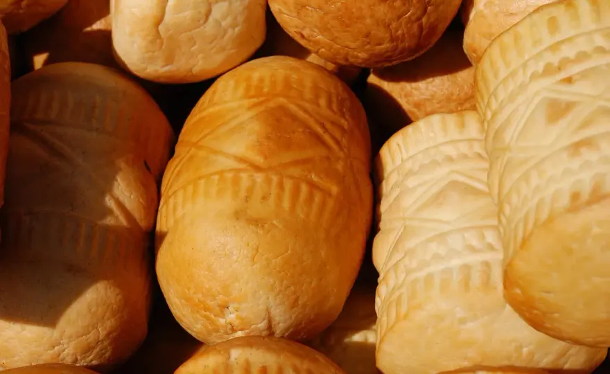Jak podgrzać oscypek - najlepsze metody na idealnie ciepły ser
