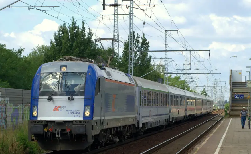 Bilet weekendowy PKP Intercity - kiedy naprawdę się opłaca
