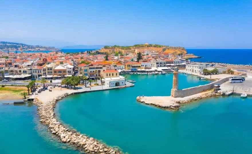 Rejs Ateny-Kreta - Jak wybrać najlepszy prom?