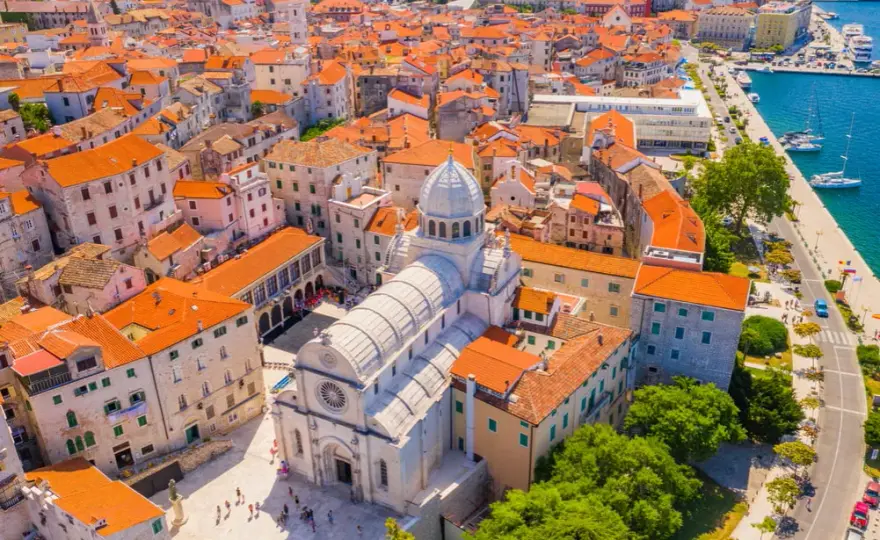 Szybenik atrakcje - odkryj ukryte skarby tego pięknego miasta