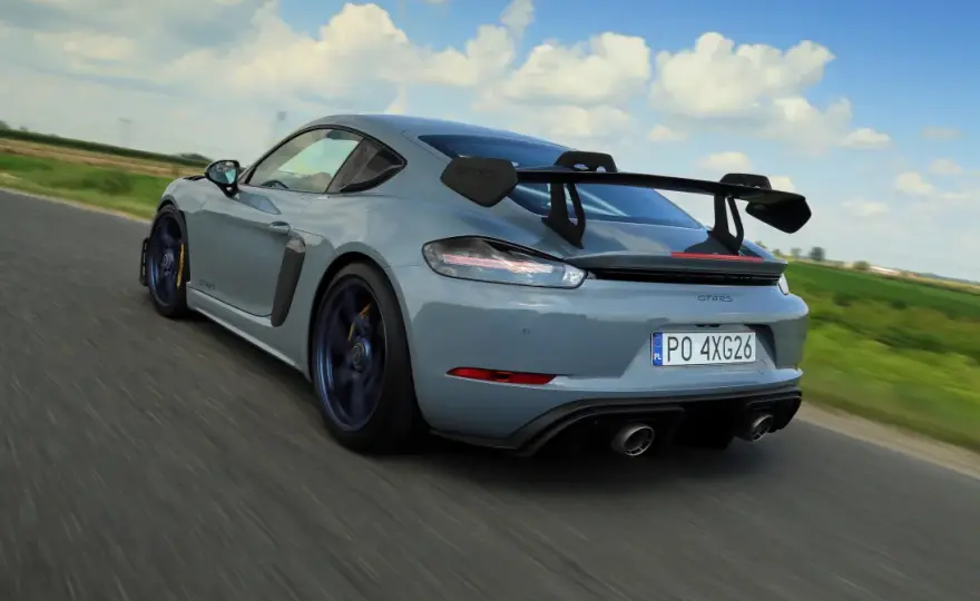 Porsche GT4 RS - Najbardziej bezkompromisowy Cayman. Czy warto?
