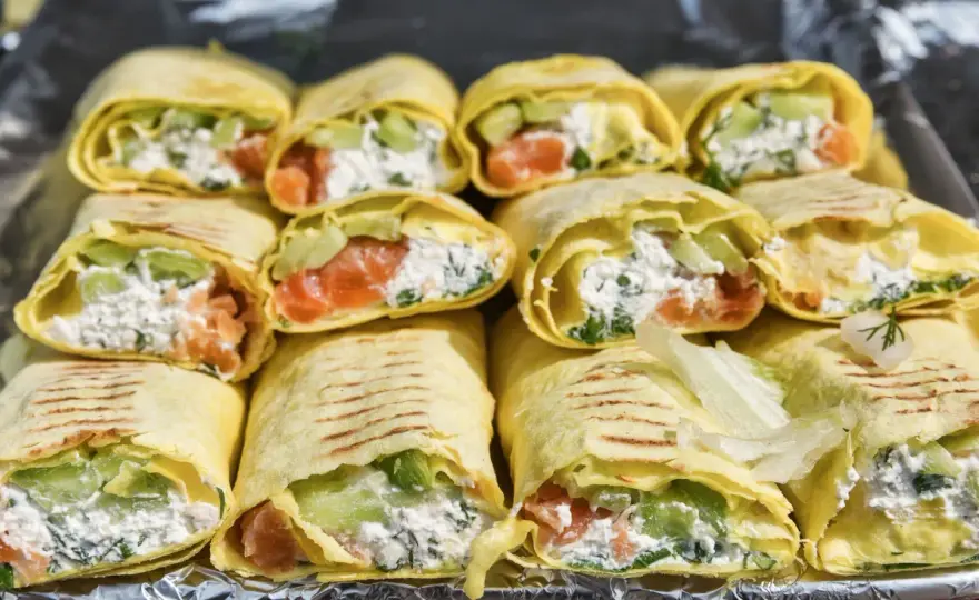 Czym jest lawasz kebab? Poznaj jego smak i tradycję kulinarną