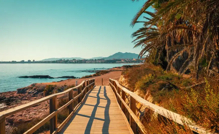 Playas paradisíacas en Murcia - ¿Cuál elegir según tu plan?