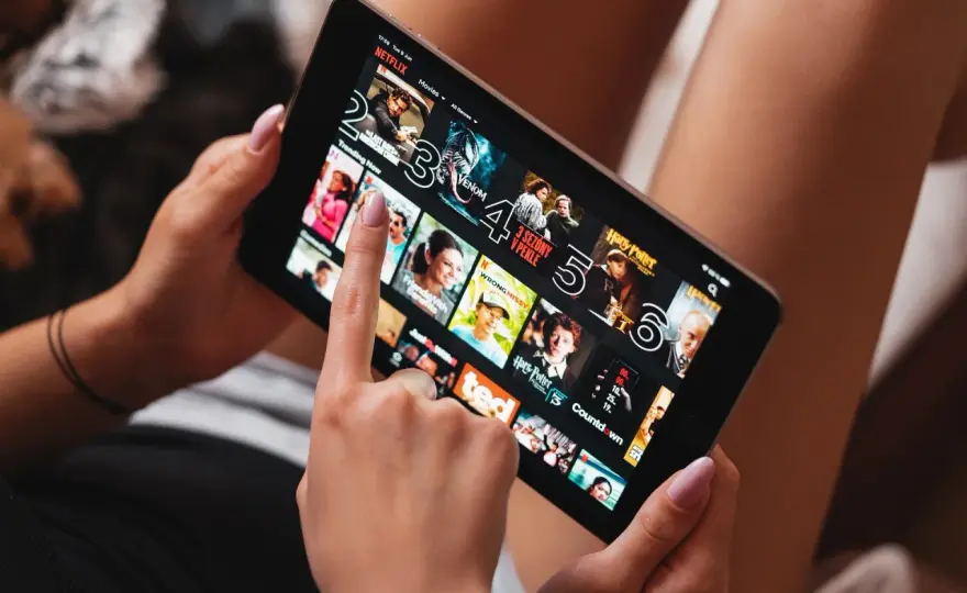 Dlaczego Netflix usuwa filmy? Oto powody, które musisz znać