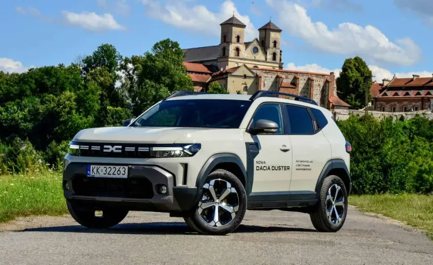 Dacia Duster Hybrid 140: Czy warto kupić? Opinie i spalanie
