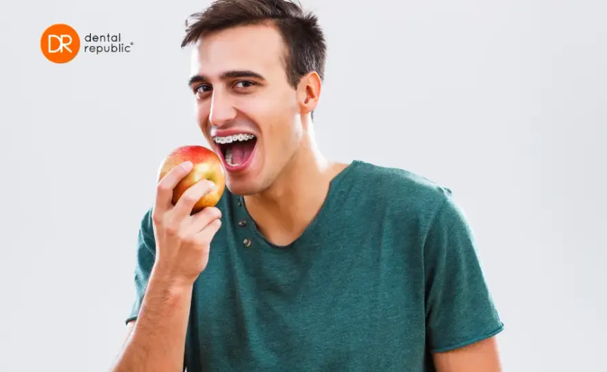 Bezpieczna dieta z aparatem: Co jeść, a czego unikać?