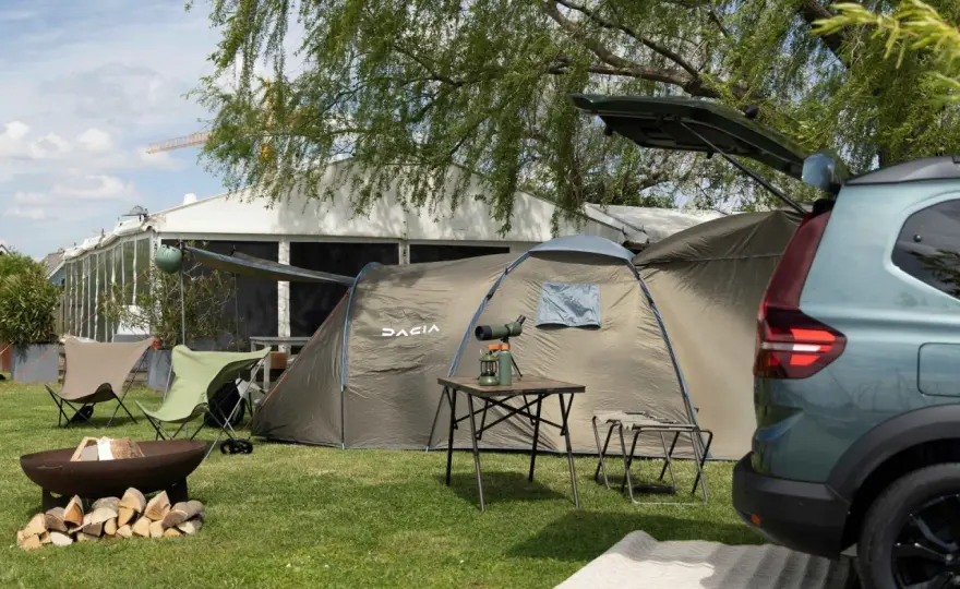 Dacia camper na kempingu - Jogger, Duster czy Bigster?