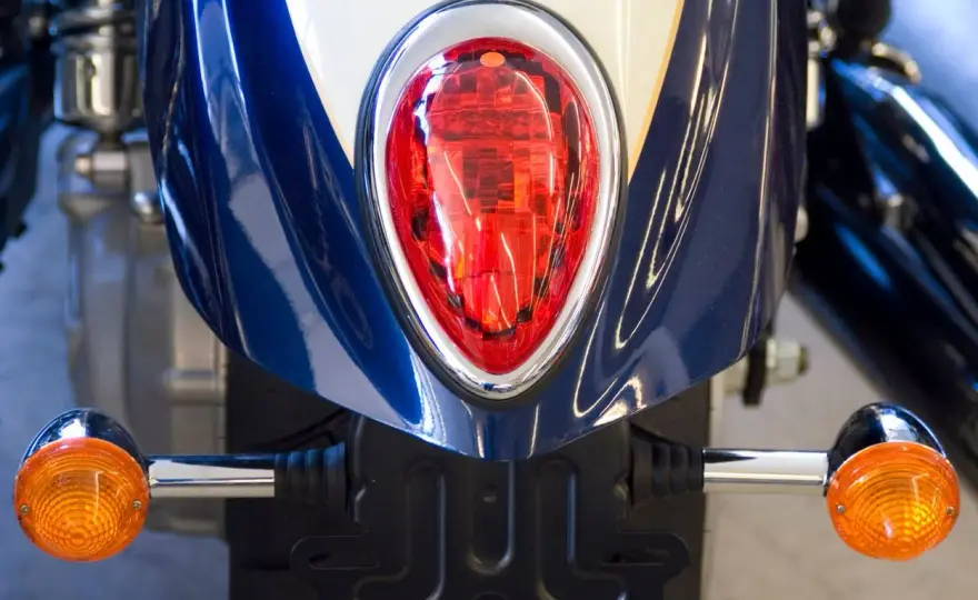 Luces LED en moto - ¿Legalidad, multas e ITV?